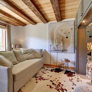 L'ours Blanc , Le Biot Frankrijk