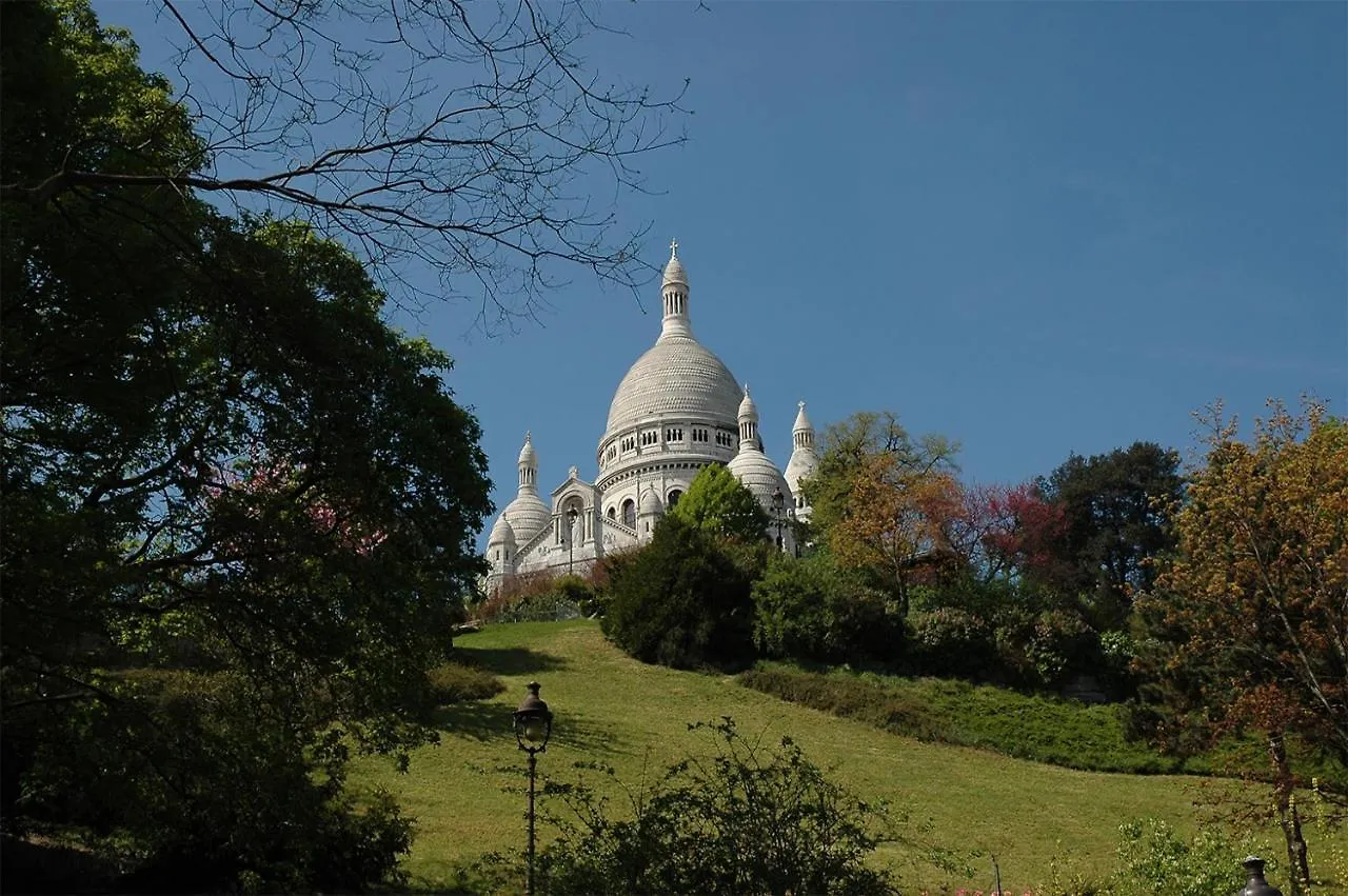 Hotel De Flore - Montmartre Paris