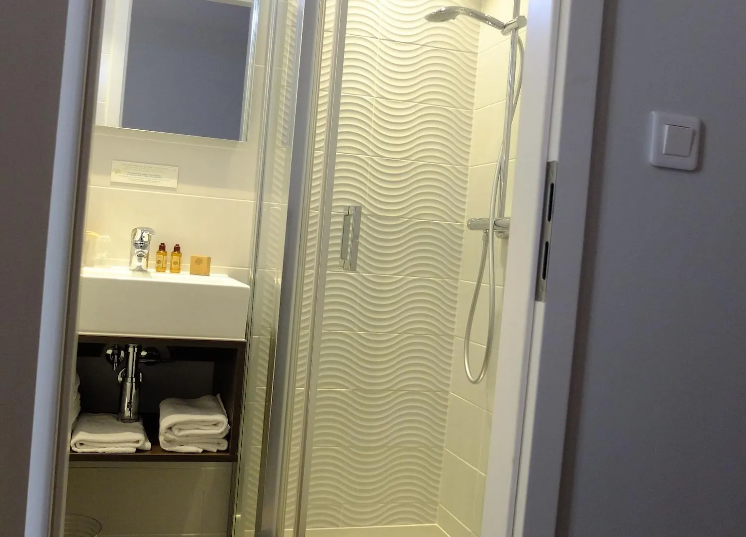 Hotel De Flore - Montmartre Paris 3*,