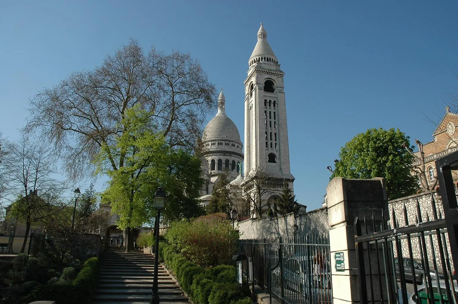 Hotel De Flore - Montmartre Paris